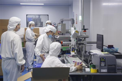 采訪團(tuán)走進(jìn)福瑞達(dá)醫(yī)藥 看良心藥企如何以技術(shù)開(kāi)發(fā)造放心好藥